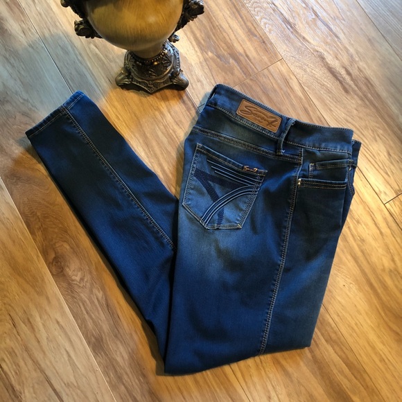 Seven7 Denim - HOST PIC 🎉Seven - High rise skinny jeans 💋